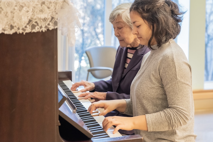 People with Dementia Significantly Benefit from Music Therapy